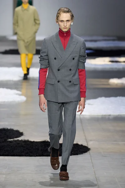 Look 3